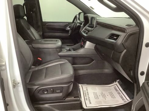 Used 2021 Chevrolet Tahoe Z71 w/ Luxury Package AWD/4WD image 31