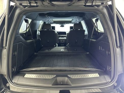 Used 2025 Chevrolet Suburban Premier AWD/4WD image 31
