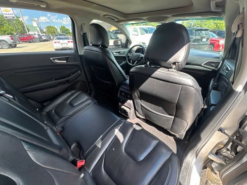 Used 2019 Ford Edge Titanium w/ Equipment Group 301A FWD image 28