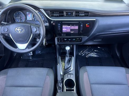 Used 2018 Toyota Corolla LE FWD image 14