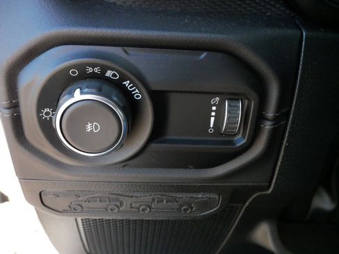 Used 2024 Jeep Wrangler Unlimited Rubicon image 26