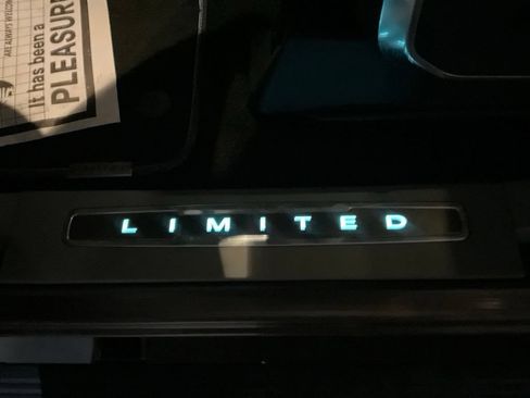 Used 2023 Ford F350 Limited w/ FX4 Off-Road Package AWD/4WD image 7