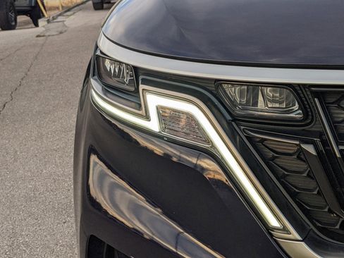 Certified 2024 Kia Carnival LX image 8