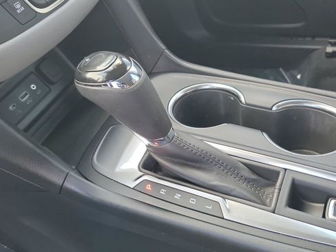 Used 2019 Chevrolet Equinox LS FWD image 34
