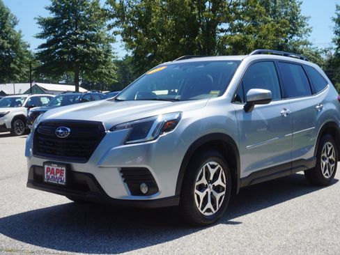 Used 2023 Subaru Forester Premium AWD/4WD image 1