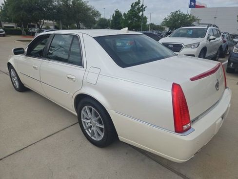 Used 2010 Cadillac DTS Luxury image 4