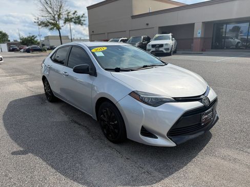 Used 2017 Toyota Corolla LE w/ Carpet Mat Package (TMS) FWD image 6