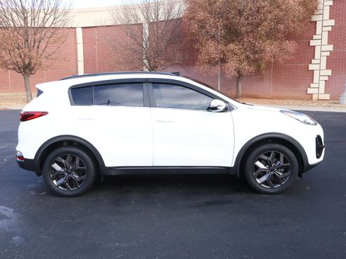 Used 2022 Kia Sportage Nightfall Edition image 32