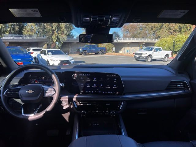 Used 2026 Chevrolet Suburban Premier AWD/4WD image 20