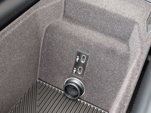 Used 2023 BMW 760i xDrive AWD/4WD image 34