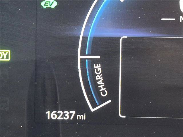 Used 2025 Toyota Camry SE w/ Multimedia Upgrade Package FWD image 10