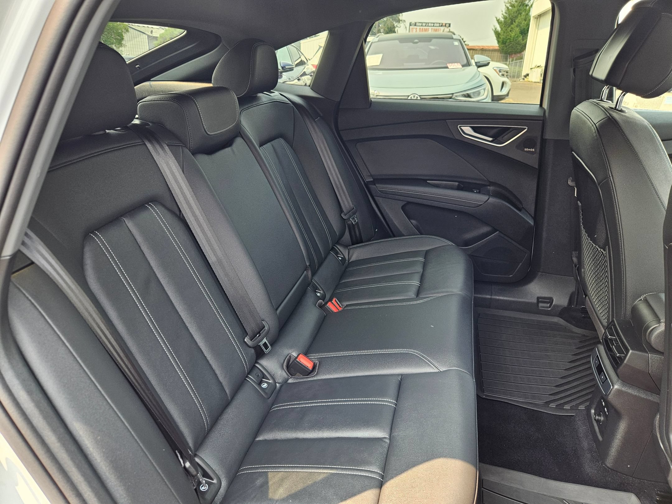 Used 2023 Audi Q4 e-tron Premium Plus w/ Premium Plus AWD/4WD image 30