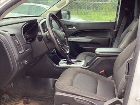 Used 2022 Chevrolet Colorado LT w/ Fleet Safety Package RWD image 9