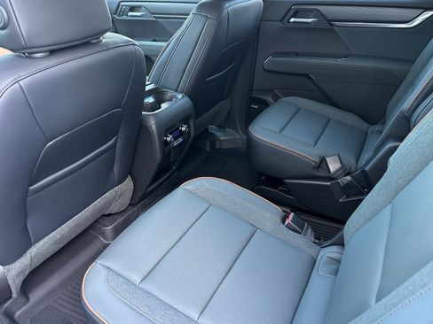 Used 2026 GMC Acadia AT4 w/ LPO, Floor Liner Package AWD/4WD image 12