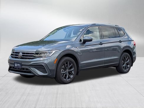 Certified 2024 Volkswagen Tiguan SE w/ MDO Package, Two-Row AWD/4WD image 3