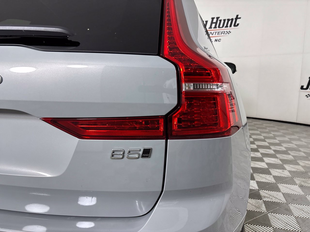 Used 2024 Volvo XC60 B5 Core AWD/4WD image 35