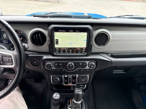 Used 2022 Jeep Wrangler Unlimited Sahara AWD/4WD image 21