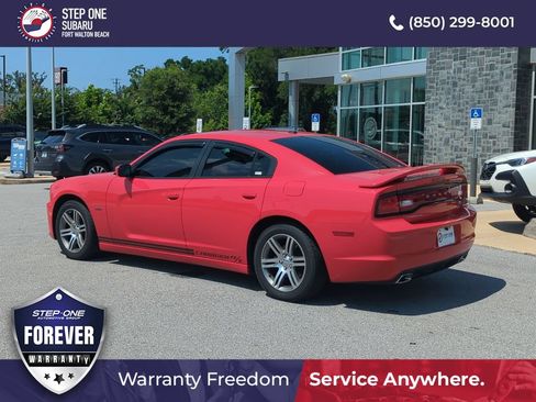 Used 2014 Dodge Charger R/T RWD image 5