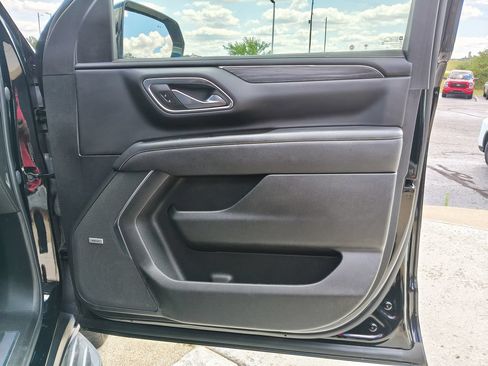 Used 2023 GMC Yukon SLT w/ SLT Luxury Package AWD/4WD image 31