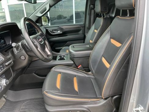 Used 2024 GMC Yukon XL AT4 w/ AT4 Premium Package AWD/4WD image 12