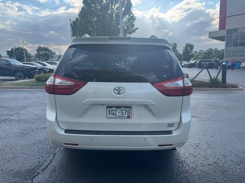 Used 2019 Toyota Sienna XLE w/ XLE Navigation Package AWD/4WD image 4