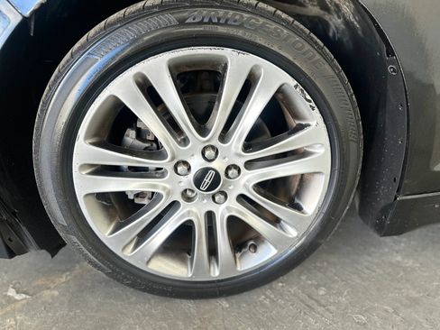 Used 2013 Lincoln MKZ image 9