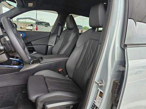 Used 2026 BMW X3 xDrive30 w/ Premium Package image 13