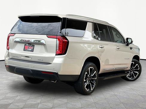 Used 2023 GMC Yukon SLT AWD/4WD image 6