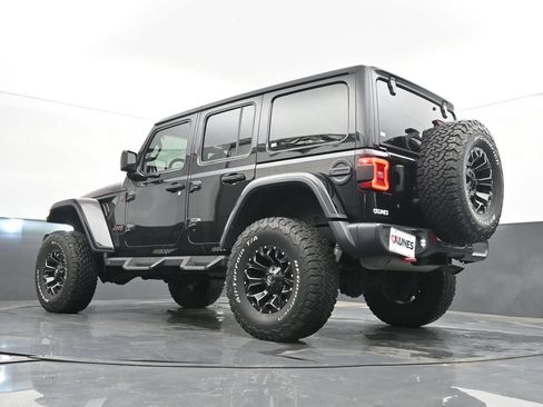 Used 2018 Jeep Wrangler Unlimited Rubicon w/ Dual Top Group AWD/4WD image 49