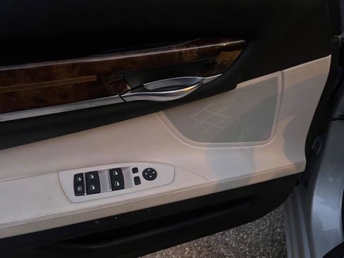 Used 2014 BMW 750Li xDrive image 9