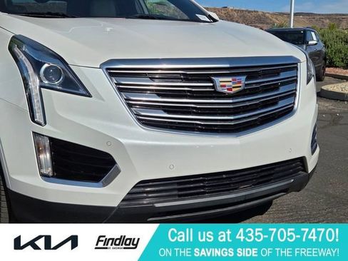 Used 2017 Cadillac XT5 Luxury w/ Driver Awareness Package FWD image 8