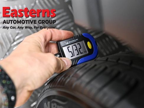 Used 2024 Hyundai Venue Limited FWD image 26