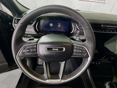 Used 2023 Jeep Grand Cherokee Altitude image 20