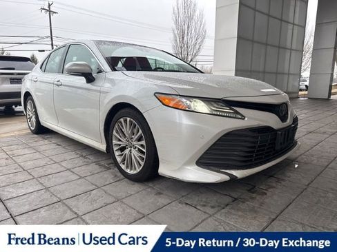 Used 2018 Toyota Camry XLE image 1