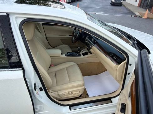 Used 2013 Lexus ES 300h w/ Luxury Pkg FWD image 38