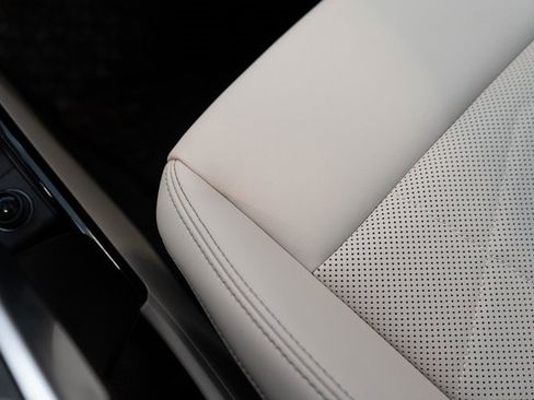 Used 2024 BMW X1 xDrive28i w/ Technology Package image 33