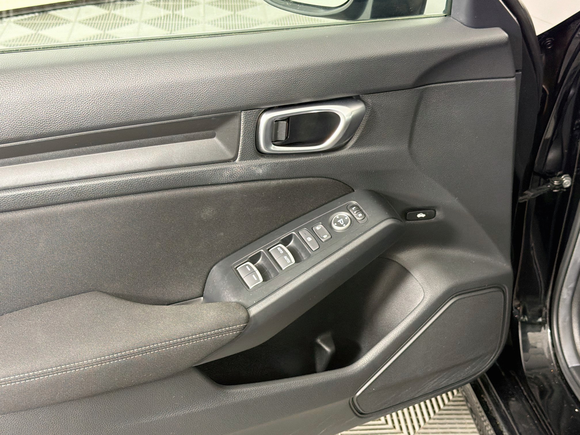 Used 2025 Honda Civic LX image 15