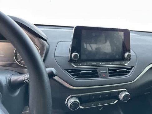 Used 2022 Nissan Altima 2.5 SV image 10