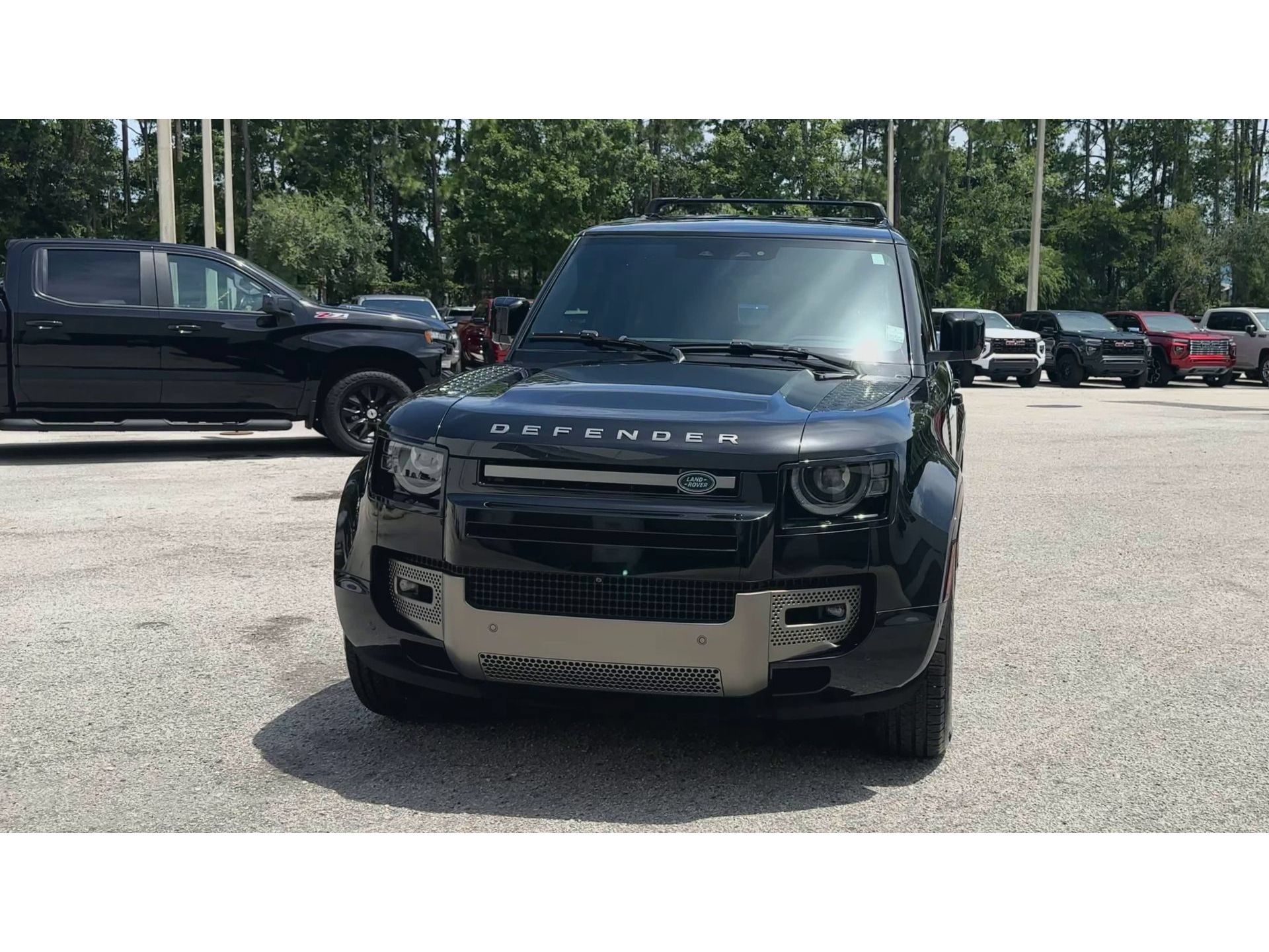 Used 2021 Land Rover Defender 110 X-Dynamic SE AWD/4WD image 3