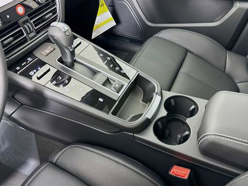 New 2026 Porsche Macan image 21