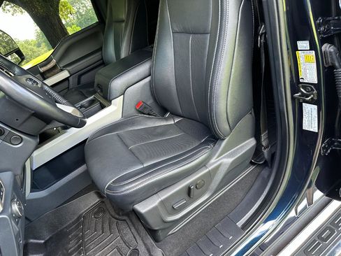 Used 2022 Ford F250 Lariat w/ Lariat Ultimate Package AWD/4WD image 13
