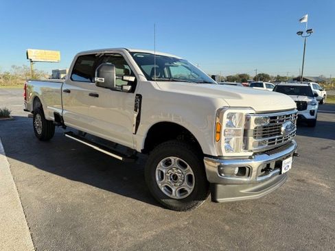 New 2026 Ford F250 XLT w/ FX4 Off-Road Package image 5