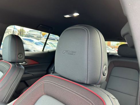 Used 2024 Chevrolet Equinox EV RS image 17