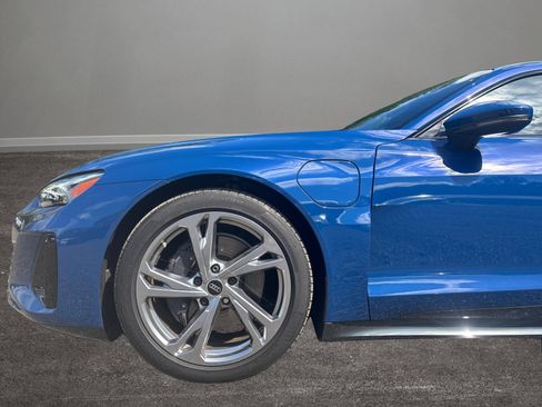 Used 2024 Audi e-tron GT Premium Plus image 32