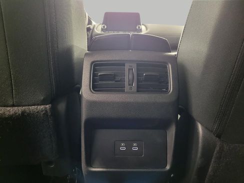 Used 2025 Nissan Rogue SV image 10