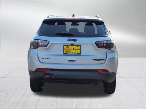 Used 2025 Jeep Compass Trailhawk AWD/4WD image 6