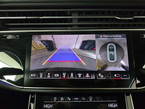 Used 2023 Audi Q8 Prestige w/ Prestige Package image 27