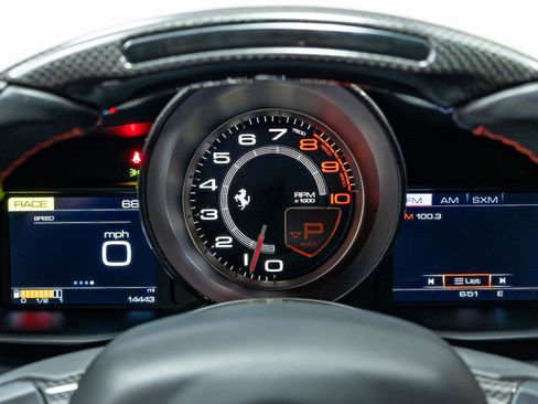 Used 2018 Ferrari 488 GTB RWD image 13