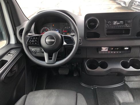 Used 2019 Freightliner Sprinter 2500 w/ Driver Convenience Package image 16