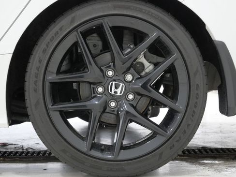 Used 2025 Honda Civic Sport image 9